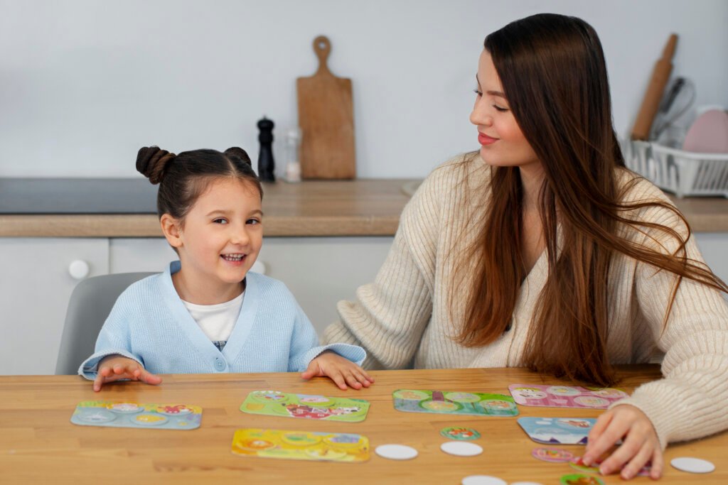 Mother helping toddler with speech therapy – how to overcome speech delay